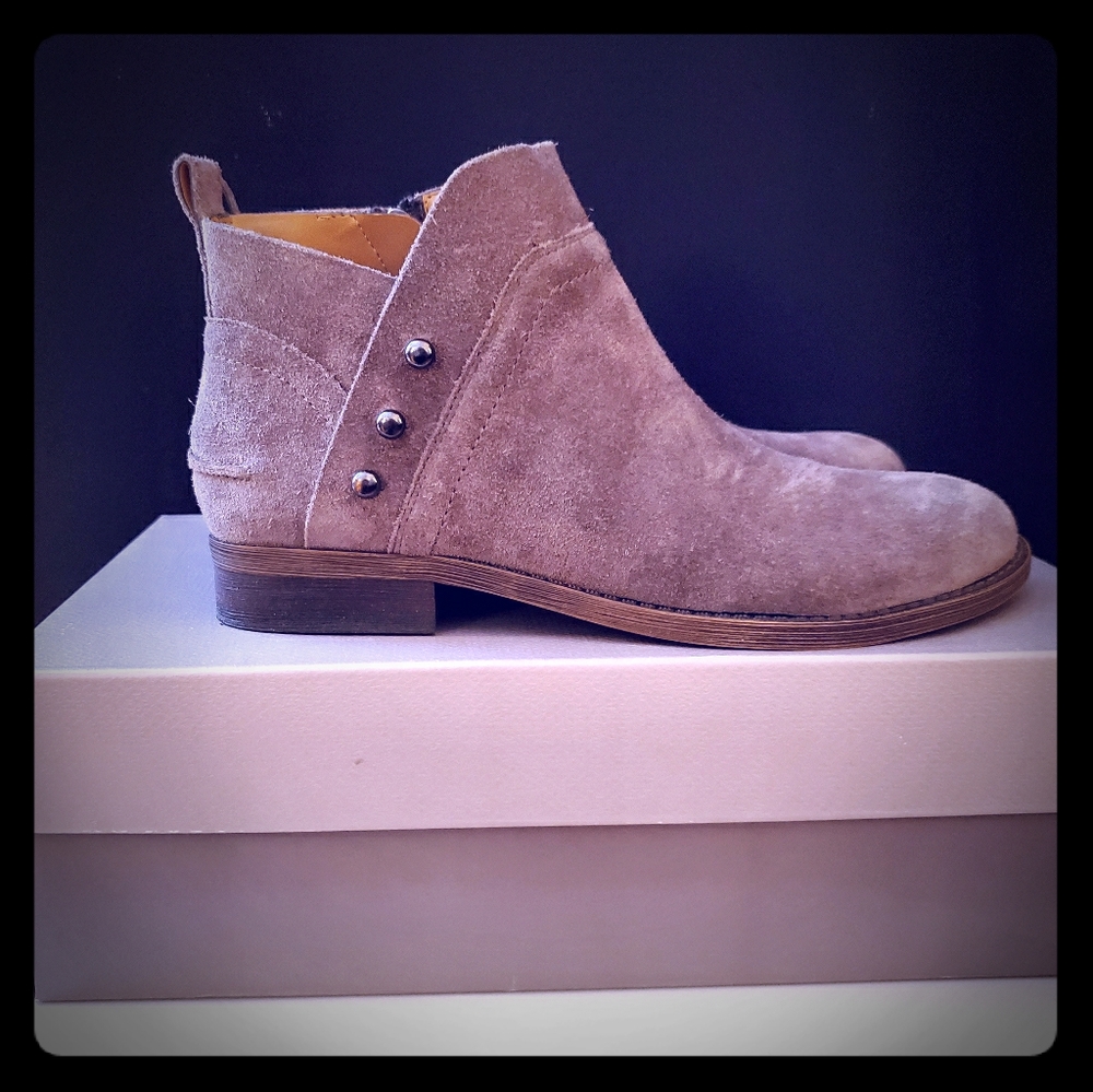 Franco Sarto Taupe/Gray suede booties size 6